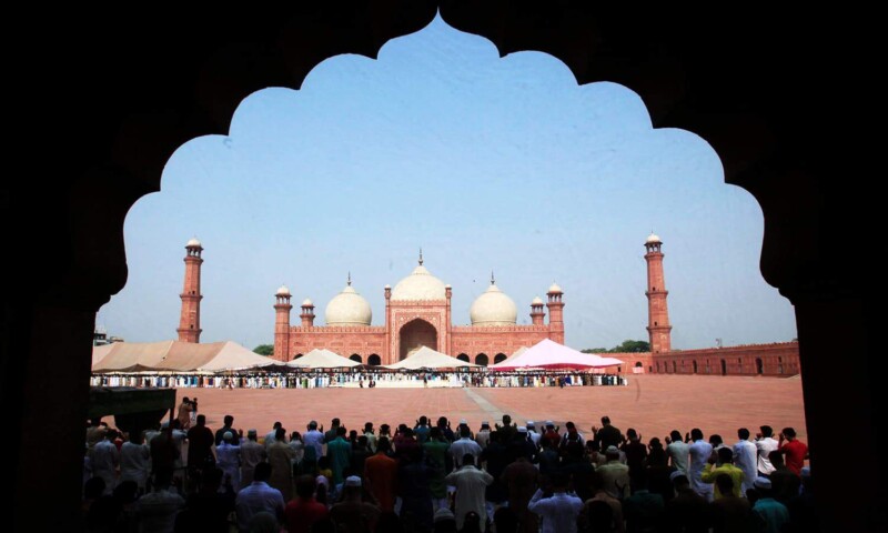 Mosques to remain open in Ramzan; Pakistan’s daily COVID-19 cases at eight-month high