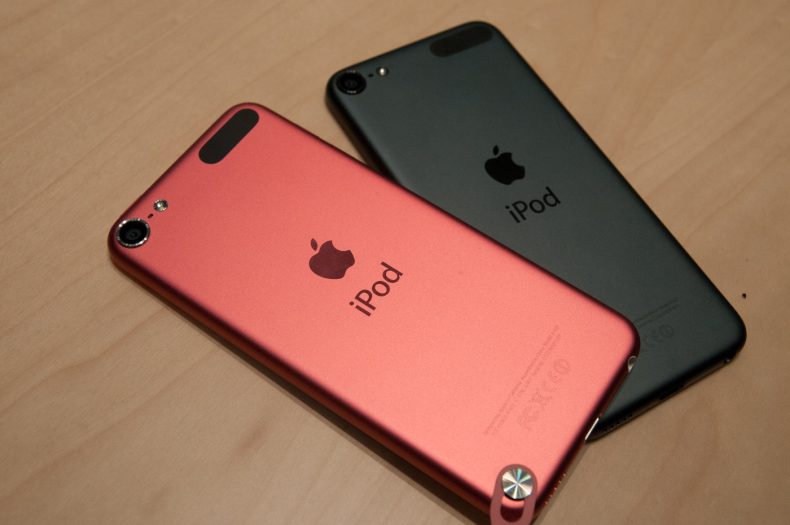 Apple unveils new iPod model