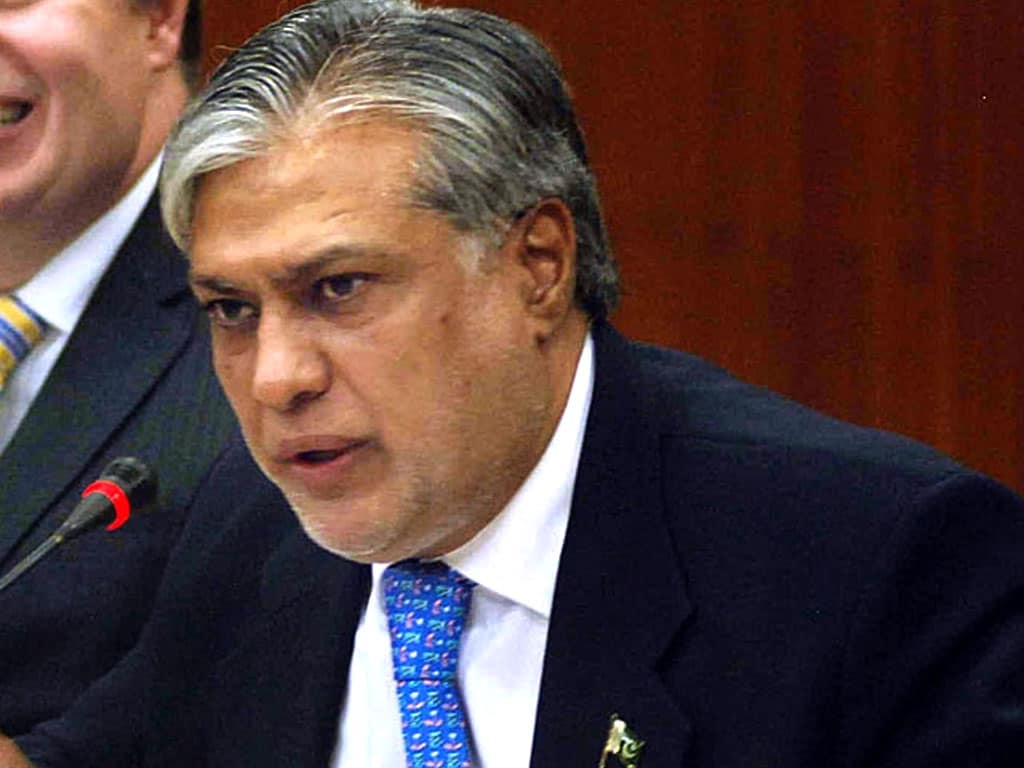 Court issues notice to NAB on Dar's plea to cancel warrants