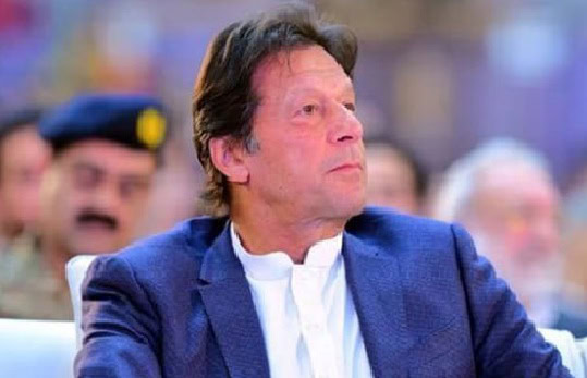Imran govt considering imposing emergency to tackle any unrest regarding Gen Bajwa’s extension: report