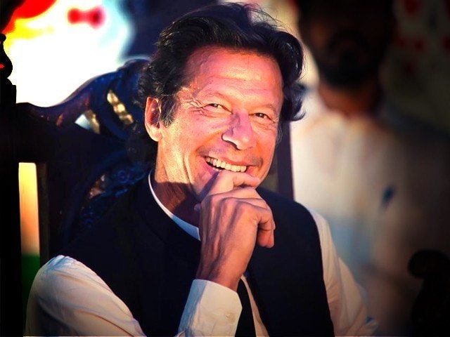 VIDEO: Crowd bursts into laughter as PM Imran mistakes Gen Shujaat for ex-ISI chief
