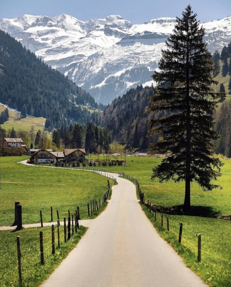 Pictures of Switzerland tagged as North Waziristan trending on Twitter