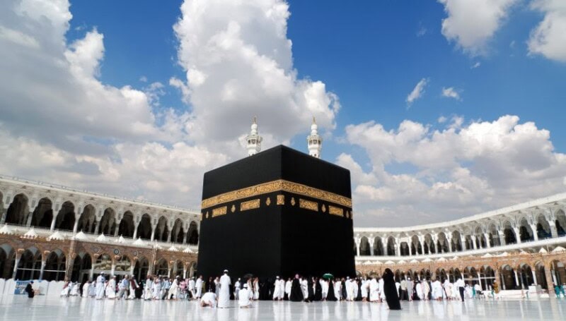 Land in Saudi, get a visa on arrival
