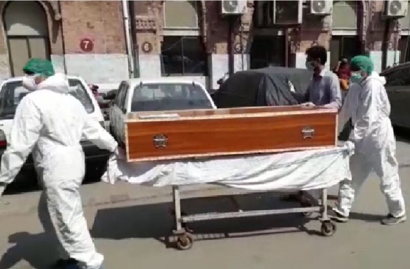VIDEO: Suspected coronavirus patient at Lahore’s Mayo Hospital passes away