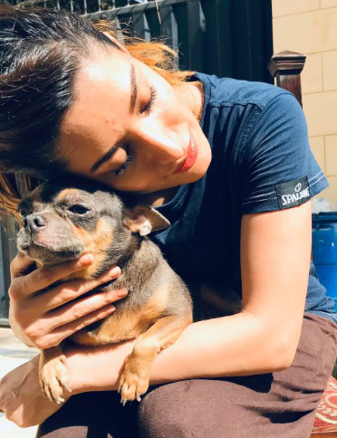 Mehwish Hayat bids a tearful goodbye to her best friend