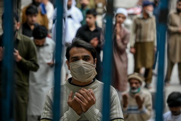 COVID-19 cases in Pakistan can rise to 200,000 by July, warns World Health Organization