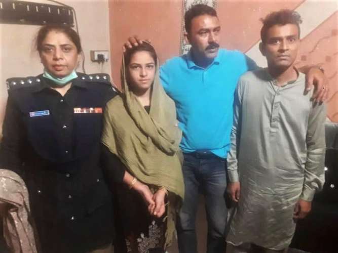 Arzoo-Raja-13-year-old-Christian-girl-in-Karachi-and-Ali-Azhar-on-far-right.-Photo-released-by-Sindh-government