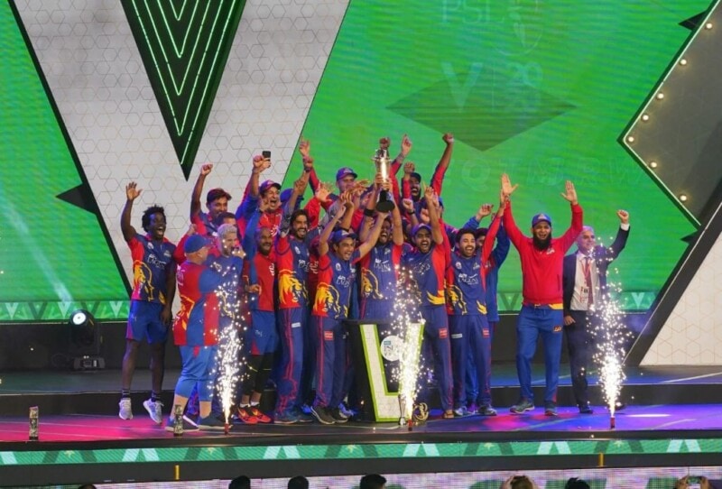 Humayun Saeed, Fahad Mustafa, Asim Azhar celebrate Karachi Kings’ first PSL win