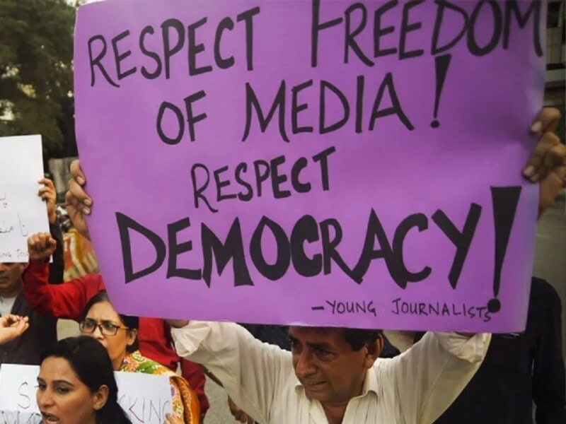 PTI issues list of ‘good’ and ‘bad’ journalists, deletes tweet after backlash