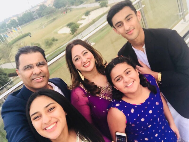 Mrs Waqar Younis pens a sweet note for husband on 21st anniversary