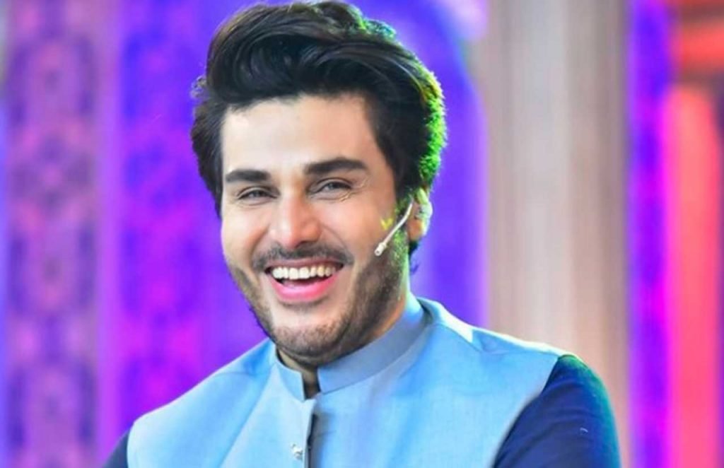 VIDEO: Ahsan Khan’s mother surprises him during Ramzan show - The Current