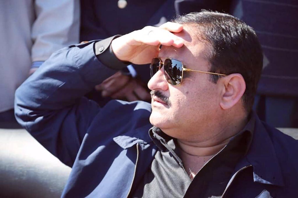 CM Buzdar 'imitates' Shehbaz Sharif, pays surprise visit to own office