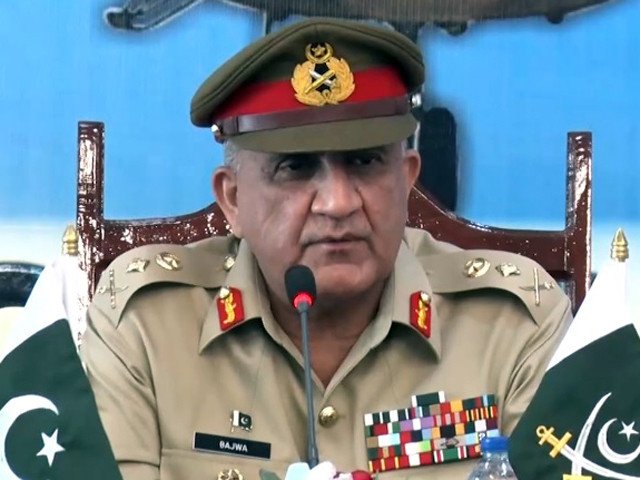 COAS Bajwa directs army officials to stay away from politics, avoid politicians: report
