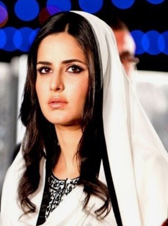 Katrina Kaif Simple White Dupatta  | Katrina kaif images, Katrina kaif  dresses, Katrina kaif photo