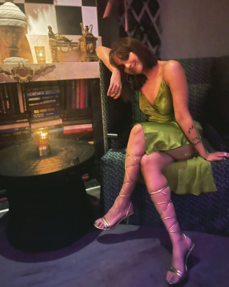 Faryal Mehmood under fire for donning a revealing attire on birthday bash