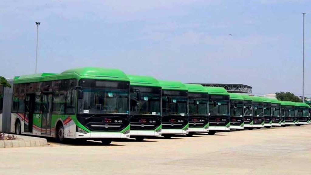 Green Line Bus service becomes operational in Karachi