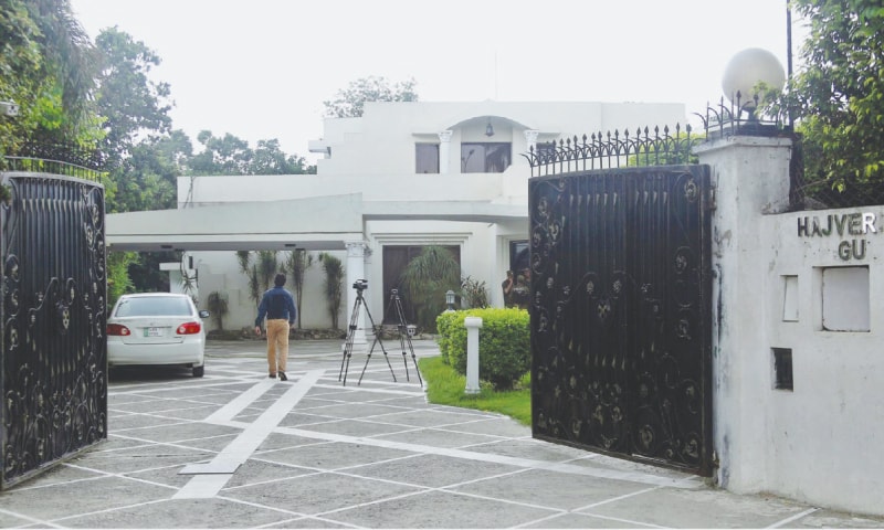 NAB writes to DC Lahore to sell Ishaq Dar's house worth millions