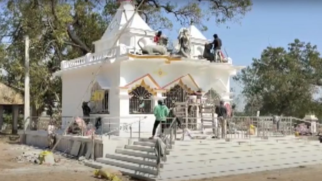 [VIDEO] Muslim man builds Hindu Temple in India