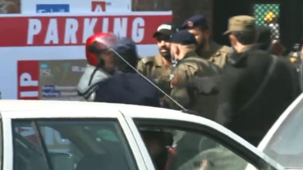 VIDEO: Police officer slaps citizen outside Gaddafi Stadium Lahore