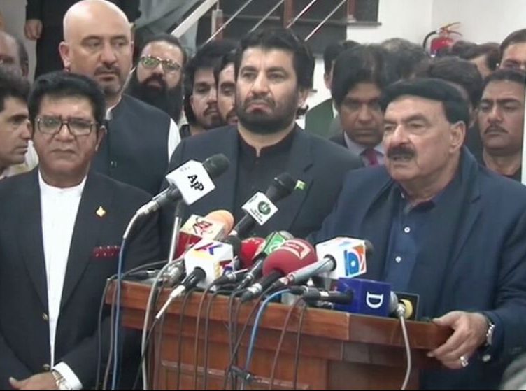 'I am not one of those who blackmail for chief ministership with five seats in hand': Sheikh Rasheed