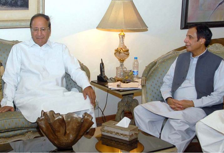 'All on same page': Chaudhry Shujaat denies rumours of rift between brothers