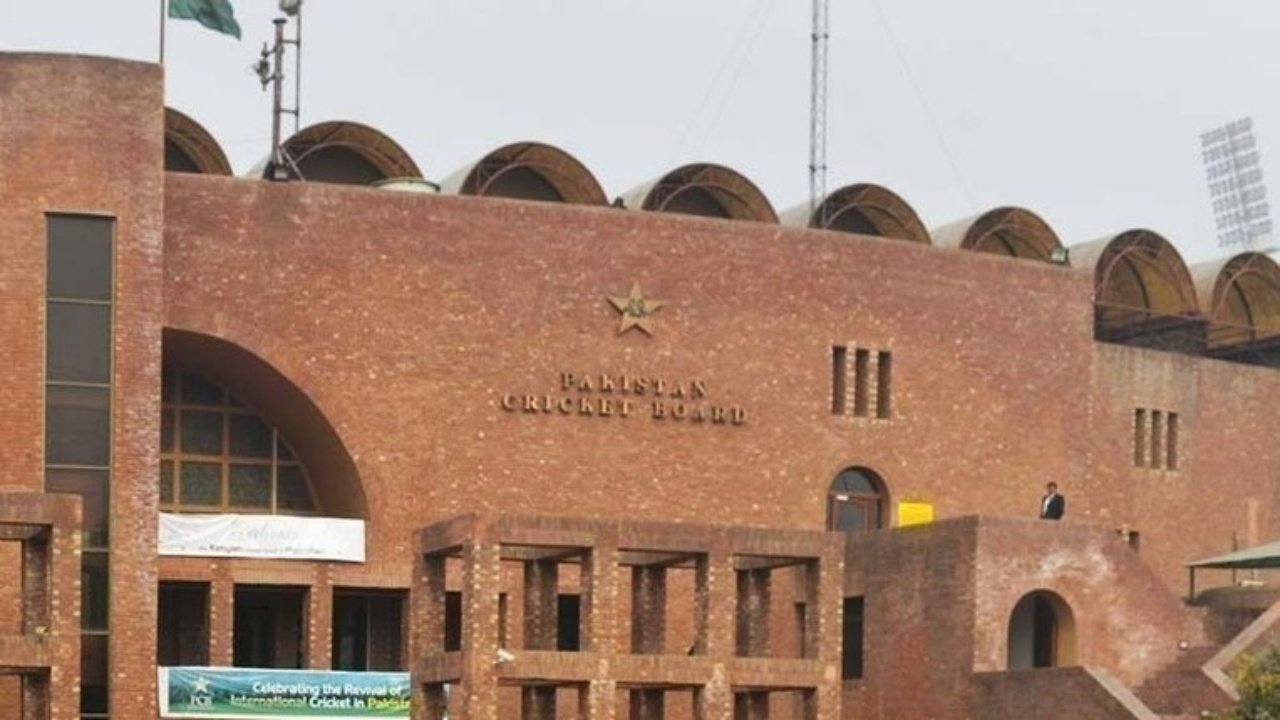 Govt decides to restore departmental cricket structure