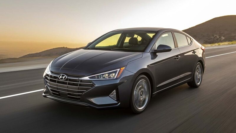 Hyundai Pakistan launches another variant of obsolete Elantra