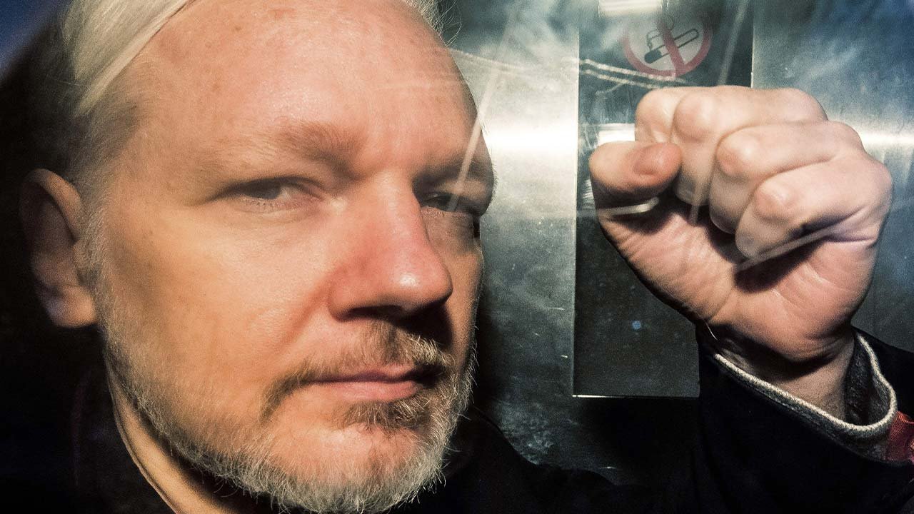 UK court issues order to extradite Julian Assange to US to face trial