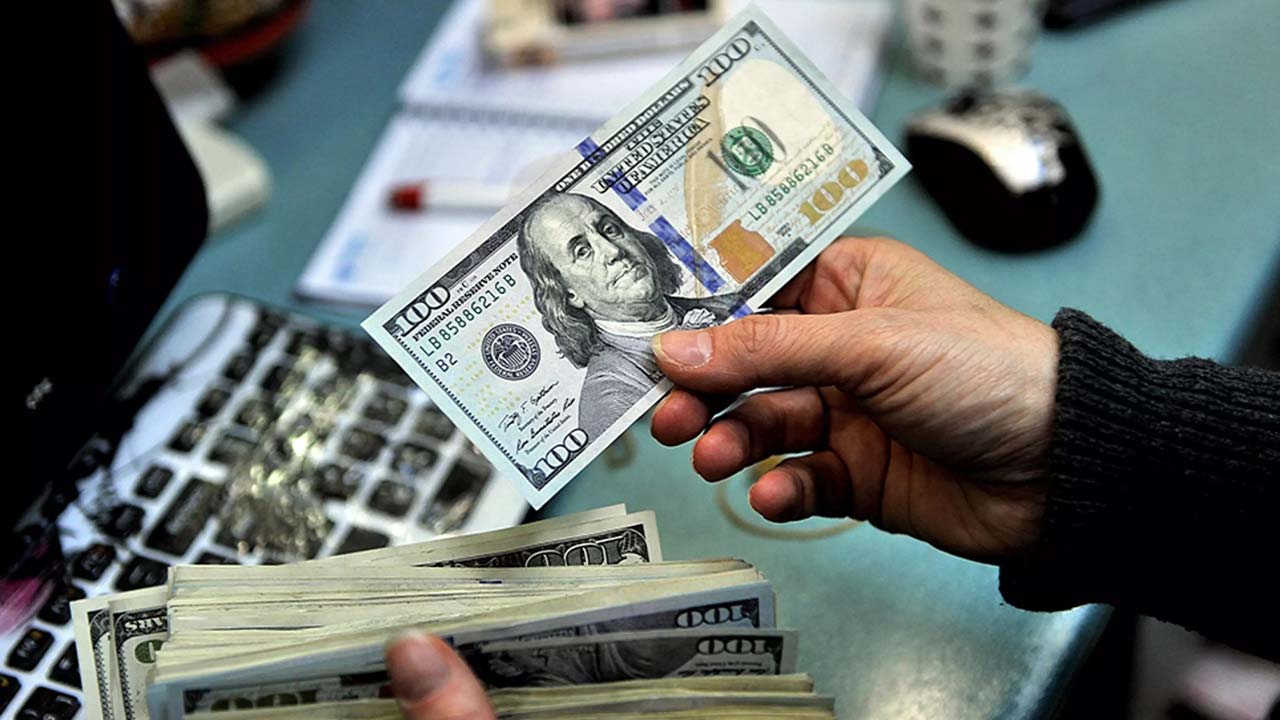 Rupee gains ground against dollar for second day, closes at Rs238