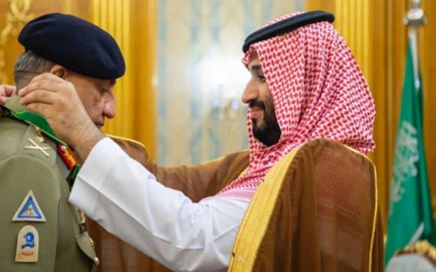 Gen Bajwa receives medal for his contributions by Saudi Arabia