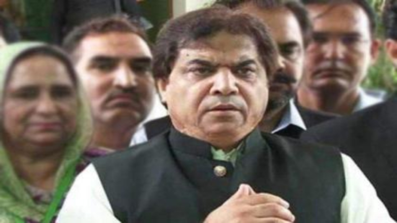 PML-N's Hanif Abbasi resigns after court stops him from working