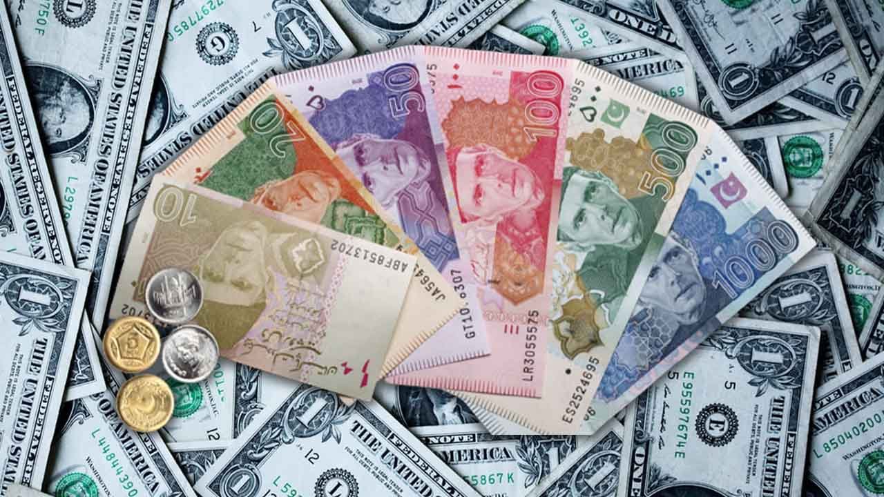 Pakistani rupee continues to lose against US dollar
