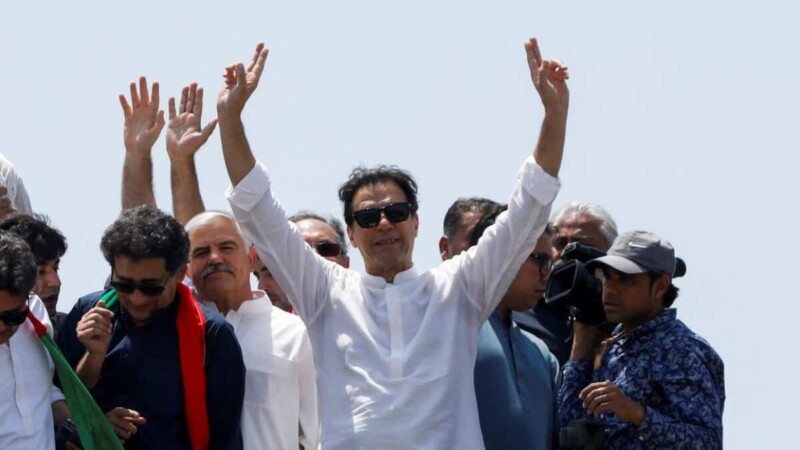 Kaptaan smashes Noon at Shehbaz Speed