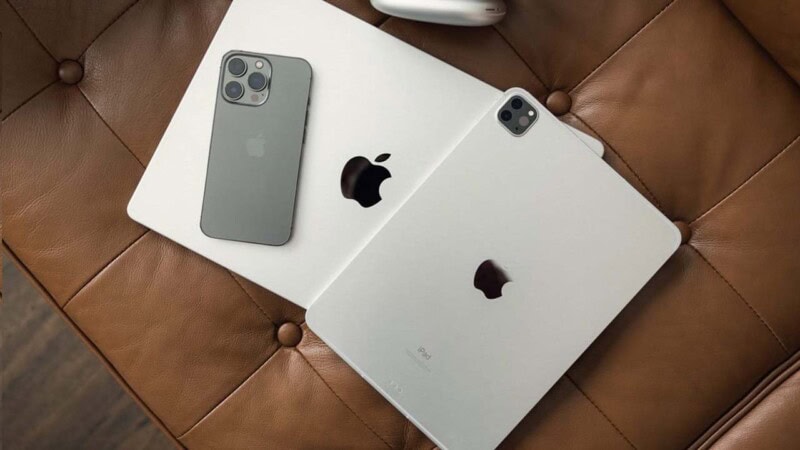 Karachi airport operation: Four passengers nabbed in million-rupee Apple product smuggling