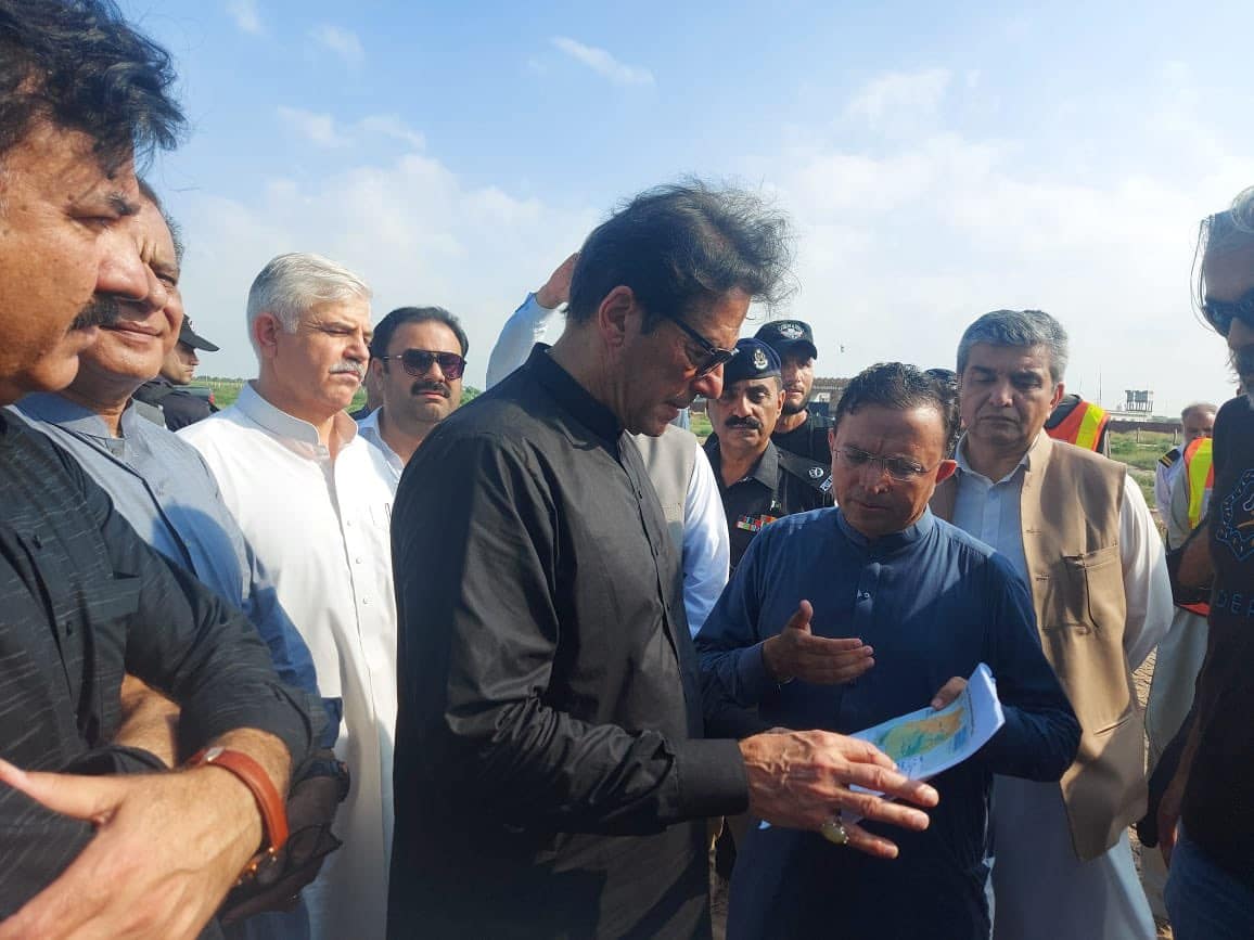 Imran Khan to hold a telethon to raise funds for flood relief efforts
