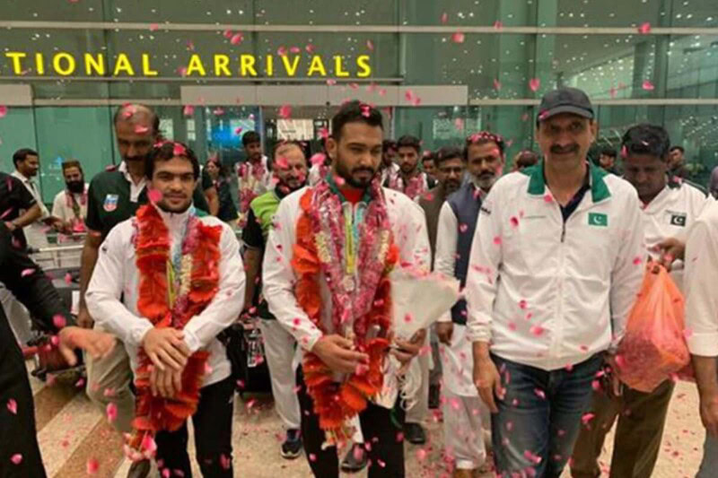 Commonwealth Games silver medalist Inam Butt gets hero’s welcome on return