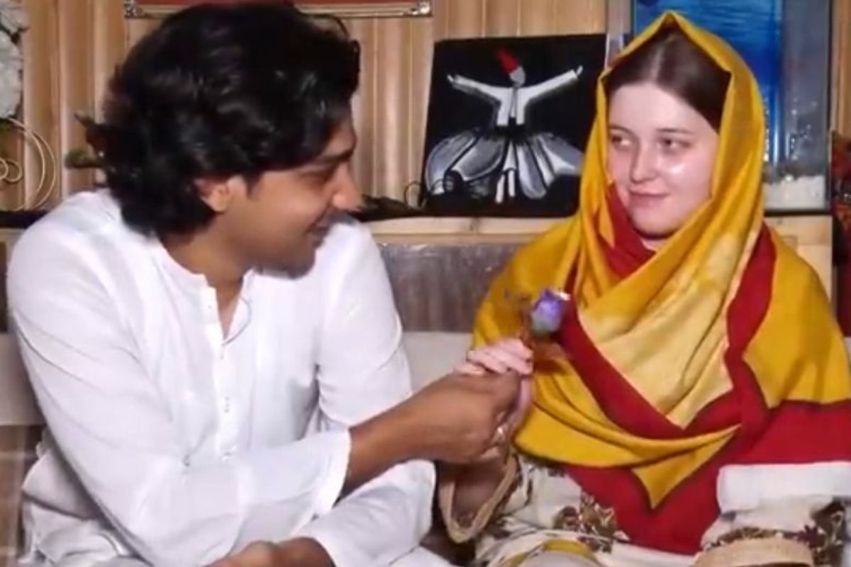 Russian woman comes to Pakistan to marry Gujranwala boy, embraces Islam