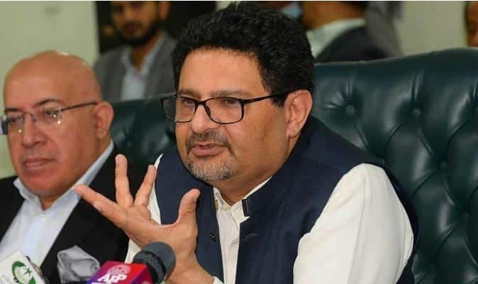 Miftah Ismail responds to a follower, reveals which restaurant he will visit when back in Karachi