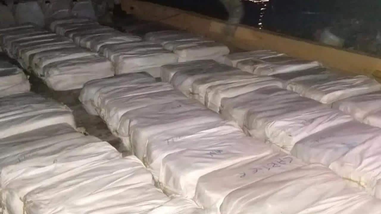 ANF seizes 52.6 kg drugs near Islamabad motorway toll plaza