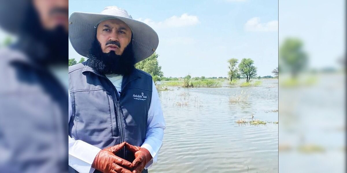 ‘World renowned Mufti Menk visits Pakistan for flood victims