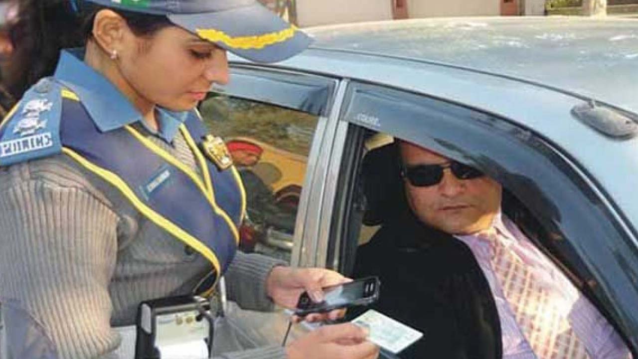 traffic police lahore