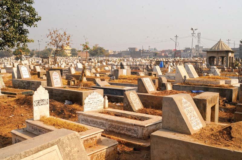 Karachi graveyards full
