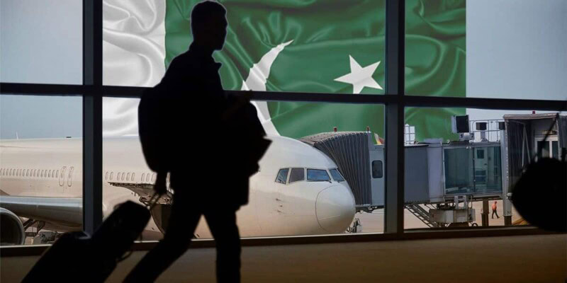 62 % of men aged 15-24 want to leave Pakistan: survey