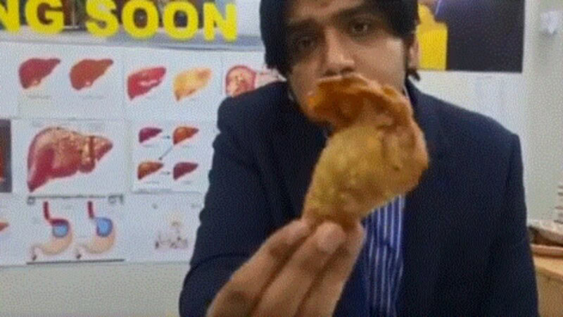 Samosagate: Pakistanis vehemently defend their favourite snack