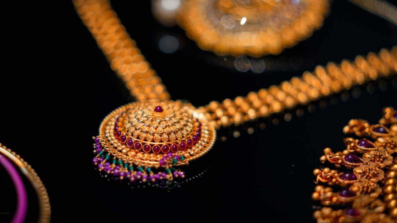 Gold price increases by Rs1,400 to Rs254,900 per tola