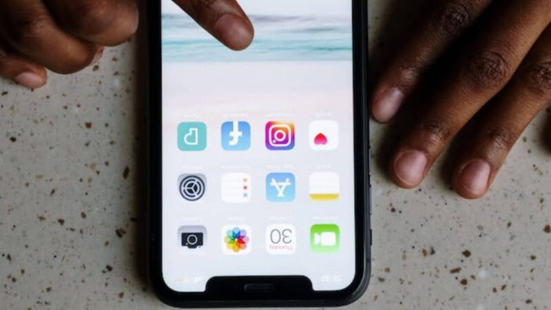 Indian couple sells baby to buy iPhone for Instagram reels