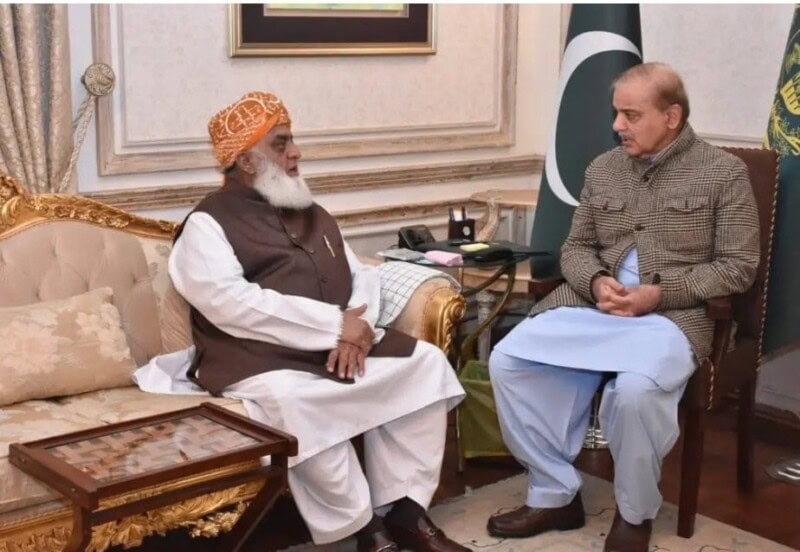 PM meets Fazal and MQM-P to discuss caretaker set-up