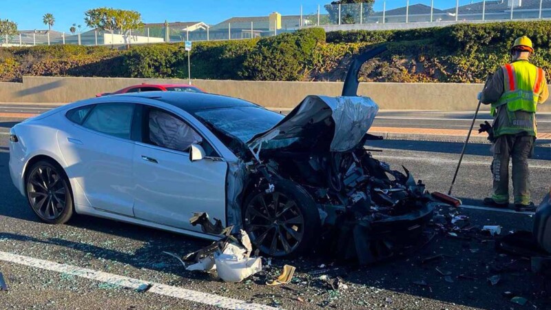 57-year-old Tesla driver collides with truck while relying on driver assistance technology
