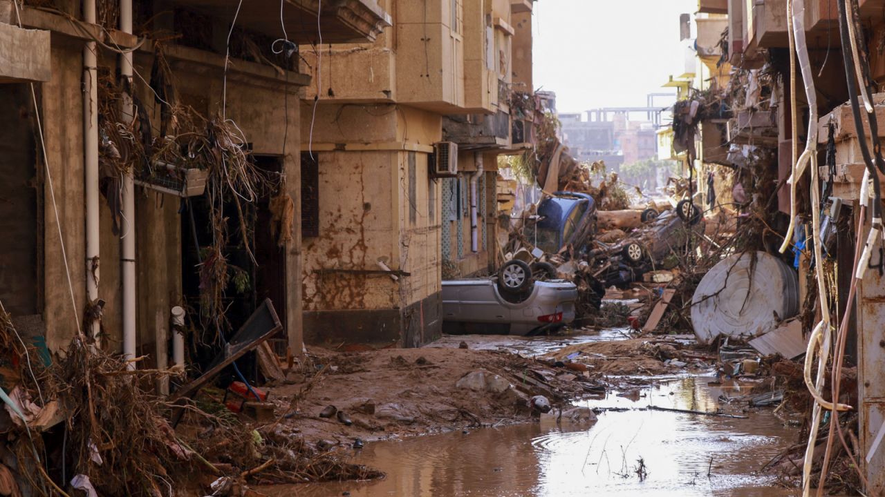 Libya floods: 3,000 dead, 10,000 missing