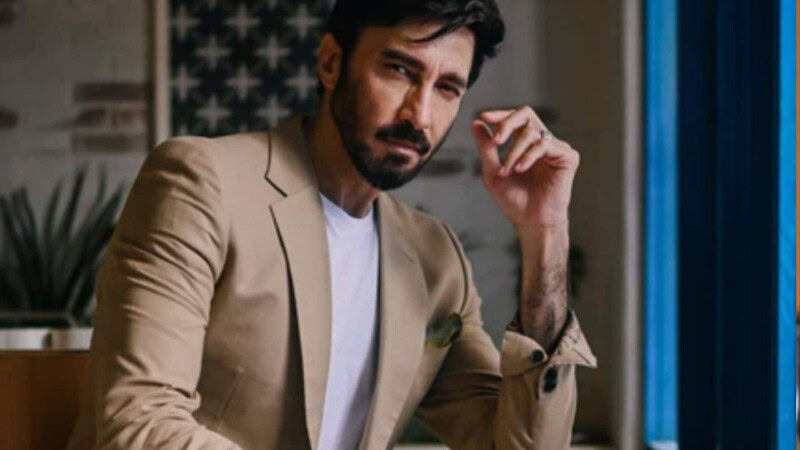 Aijaz Aslam was once mistaken for another celebrity by robbers